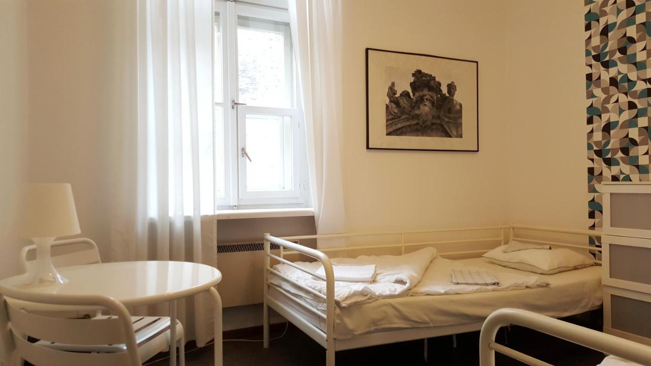 ורשה Hostel Witt מראה חיצוני תמונה