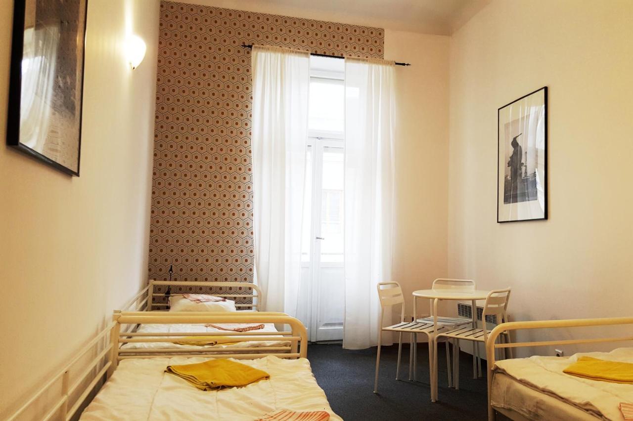 ורשה Hostel Witt מראה חיצוני תמונה