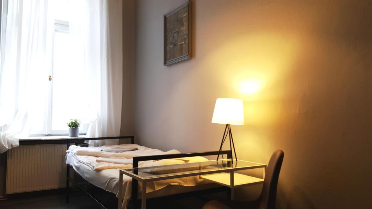 ורשה Hostel Witt מראה חיצוני תמונה